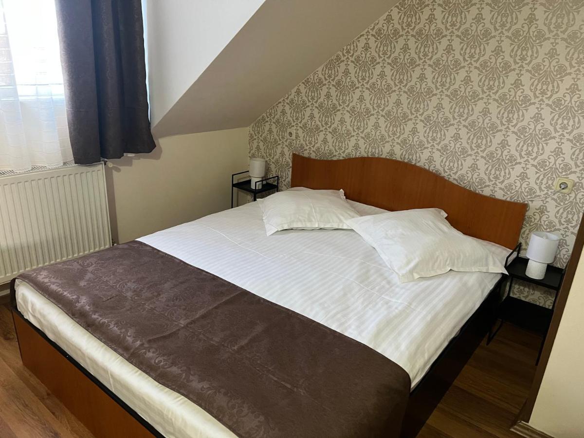 Pensiunea Diana Hotel Făgăraş Buitenkant foto